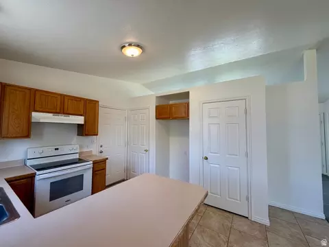 Kitchen - 2731 E 1600 S, Spanish Fork, UT 84660 photo 2 of 2