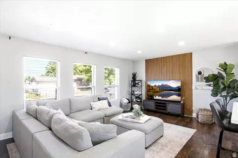 Living - 992 S 200 E, Layton, UT 84041 photo 1 of 3