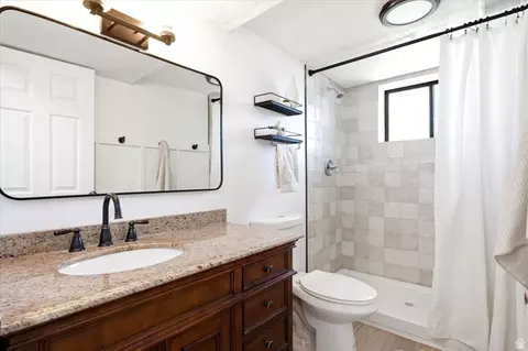 Bath - 992 S 200 E, Layton, UT 84041 photo 3 of 3