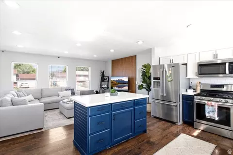Kitchen - 992 S 200 E, Layton, UT 84041 photo 2 of 4