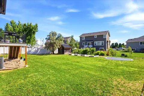 Exterior - 992 S 200 E, Layton, UT 84041 photo 3 of 3