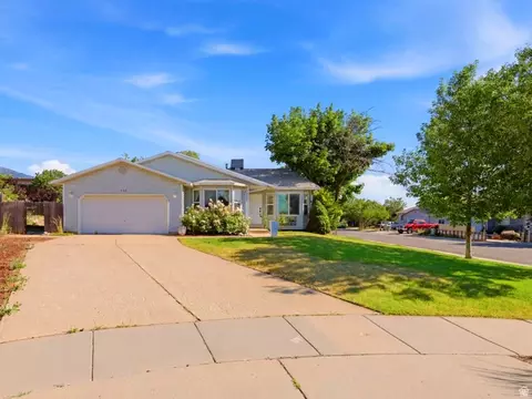Exterior - 1206 E Moss Cir, Midvale, UT 84047 photo 2 of 7