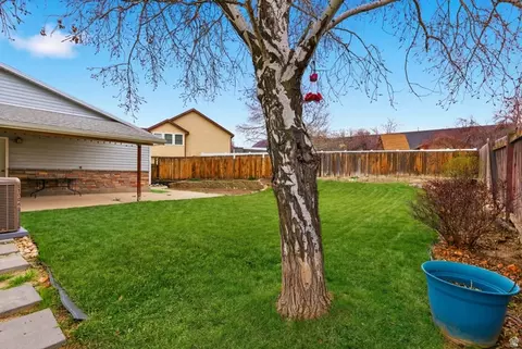 Exterior - 1206 E Moss Cir, Midvale, UT 84047 photo 5 of 7