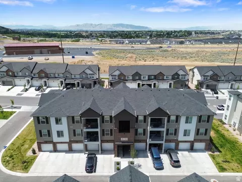 4835 S Alder Dr #D202, Mapleton, UT 84664 photo 2