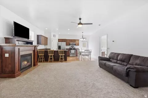 Living - 748 S 150 E, Smithfield, UT 84335 photo 1 of 2