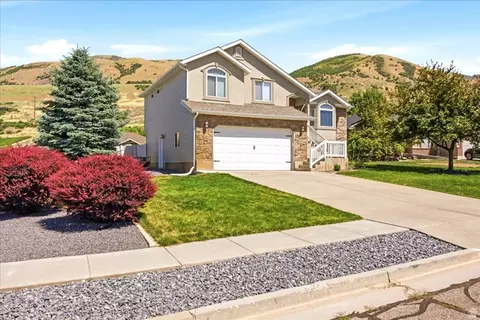 2247 S 425 W, Perry, UT 84302 photo 3