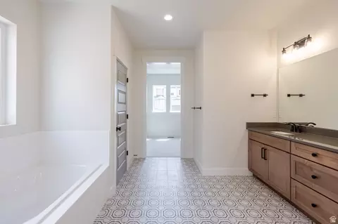 Bath - 63 E Wild Rose Dr #905, Mapleton, UT 84664 photo 1 of 5
