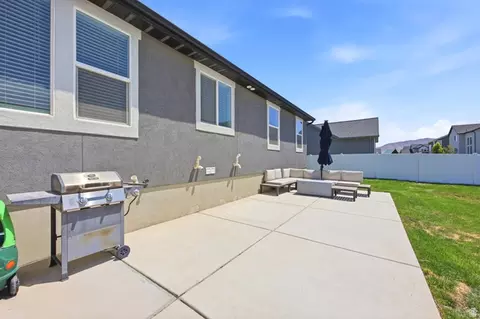 100 E Gilbert Peak Way, Eagle Mountain, UT 84005 photo 37