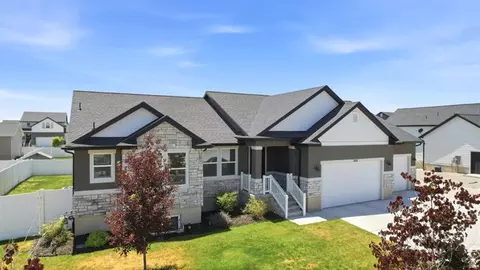 100 E Gilbert Peak Way, Eagle Mountain, UT 84005 photo 3