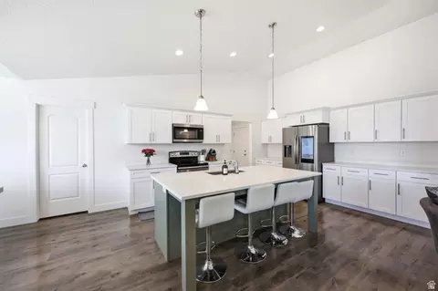 100 E Gilbert Peak Way, Eagle Mountain, UT 84005 photo 7