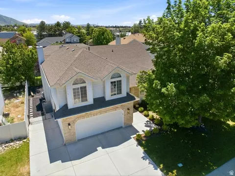 View/Area - 2154 E New Horizon Dr, Sandy, UT 84093 photo 2 of 11