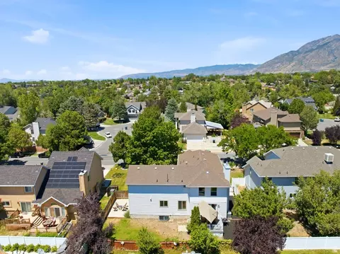 View/Area - 2154 E New Horizon Dr, Sandy, UT 84093 photo 7 of 11