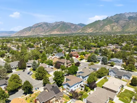 View/Area - 2154 E New Horizon Dr, Sandy, UT 84093 photo 9 of 11