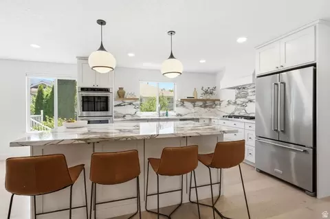 Kitchen - 2154 E New Horizon Dr, Sandy, UT 84093 photo 3 of 9