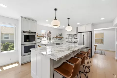 Kitchen - 2154 E New Horizon Dr, Sandy, UT 84093 photo 4 of 9