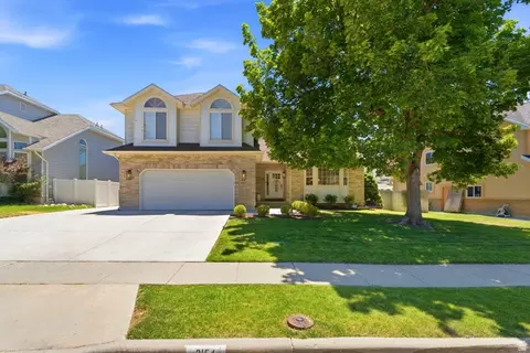 Exterior - 2154 E New Horizon Dr, Sandy, UT 84093 photo 11 of 11