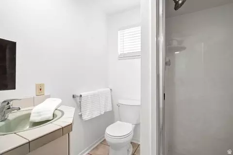 Bath - 2085 N 1250 E, North Logan, UT 84341 photo 2 of 4