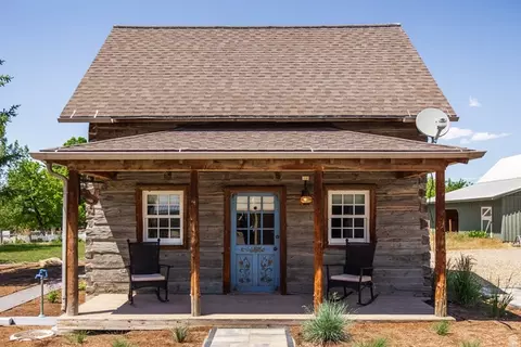 Exterior - 19 E 100 N, Spring City, UT 84662 photo 3 of 11
