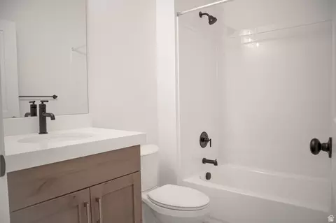 Bath - 1372 E Goldie Lou Ln #LOT EAGLE, Eagle Mountain, UT 84005 photo 2 of 3
