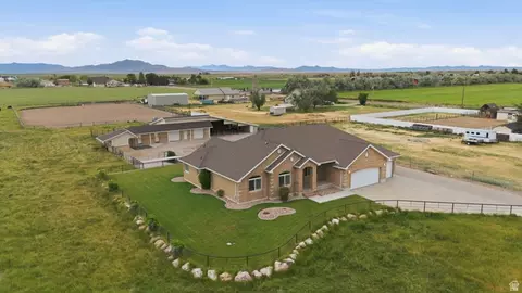 6643 W 5900 S, Hooper, UT 84315