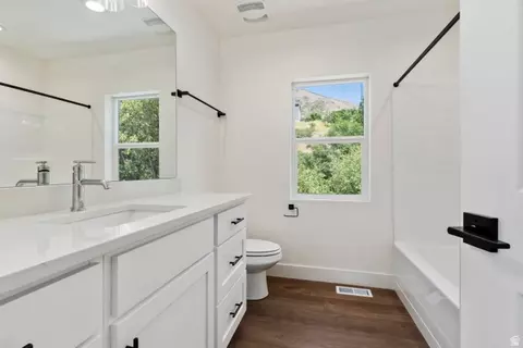 Bath - 504 N 650 E, Springville, UT 84663 photo 5 of 6