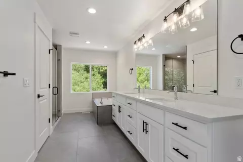 Bath - 504 N 650 E, Springville, UT 84663 photo 2 of 6