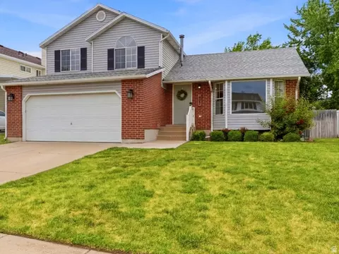 431 W Creekside Ln, Kaysville, UT 84037