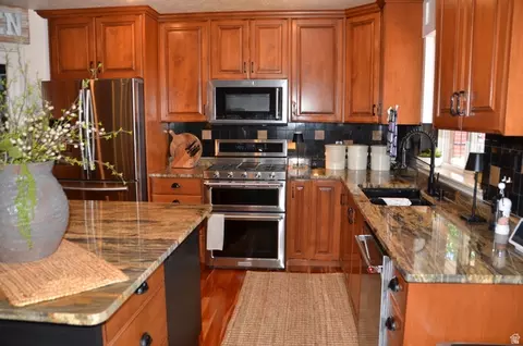 Kitchen - 890 E 200 S, Mount Pleasant, UT 84647 photo 2 of 3