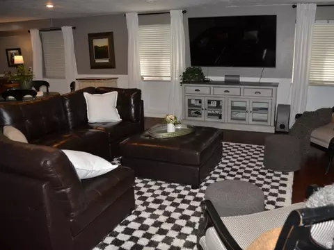 Living - 890 E 200 S, Mount Pleasant, UT 84647 photo 3 of 4