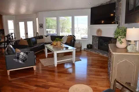 Living - 890 E 200 S, Mount Pleasant, UT 84647 photo 2 of 4