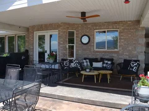 Exterior - 890 E 200 S, Mount Pleasant, UT 84647 photo 5 of 13