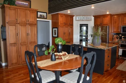 Dining - 890 E 200 S, Mount Pleasant, UT 84647 photo 1 of 3
