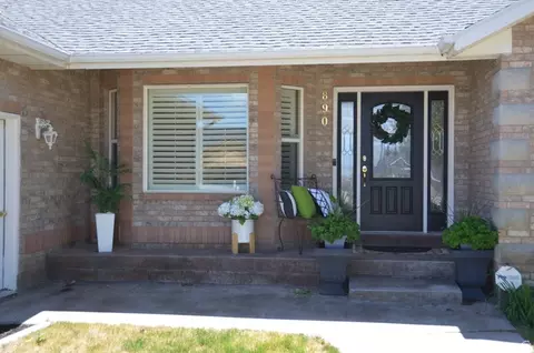 Exterior - 890 E 200 S, Mount Pleasant, UT 84647 photo 4 of 13