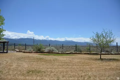 Exterior - 890 E 200 S, Mount Pleasant, UT 84647 photo 10 of 13