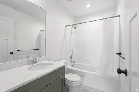 Bath - 338 S Windy Dr, Smithfield, UT 84335 photo 5 of 6