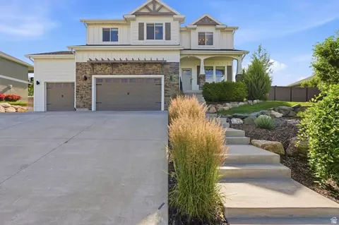 Exterior - 338 S Windy Dr, Smithfield, UT 84335 photo 2 of 7