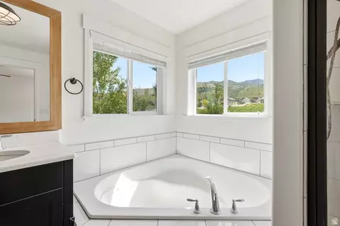 Bath - 338 S Windy Dr, Smithfield, UT 84335 photo 3 of 6