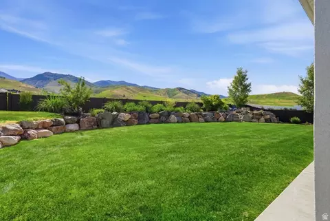 Exterior - 338 S Windy Dr, Smithfield, UT 84335 photo 6 of 7