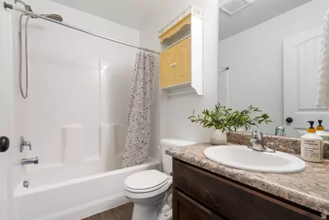 Bath - 1002 S 130 E, Salem, UT 84653 photo 3 of 3