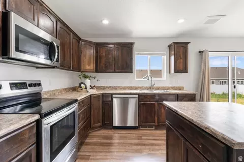 Kitchen - 1002 S 130 E, Salem, UT 84653 photo 1 of 2