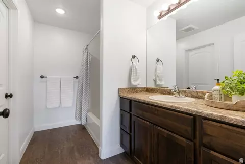 Bath - 1002 S 130 E, Salem, UT 84653 photo 2 of 3