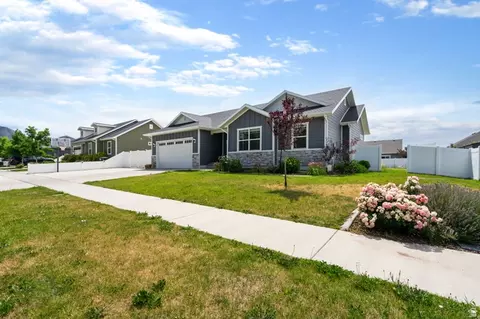 Exterior - 1002 S 130 E, Salem, UT 84653 photo 6 of 7