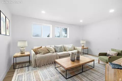 Living - 877 E 10600 S, Sandy, UT 84094 photo 4 of 5