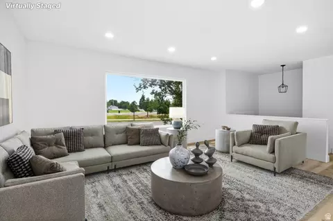 Living - 877 E 10600 S, Sandy, UT 84094 photo 1 of 5