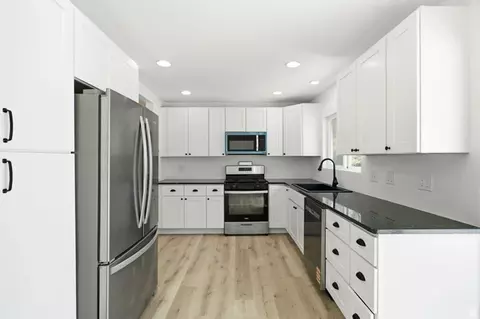 Kitchen - 877 E 10600 S, Sandy, UT 84094 photo 2 of 3