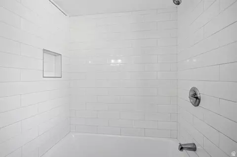 Bath - 877 E 10600 S, Sandy, UT 84094 photo 2 of 3