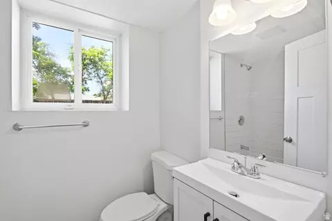 Bath - 877 E 10600 S, Sandy, UT 84094 photo 1 of 3