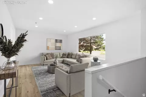 Living - 877 E 10600 S, Sandy, UT 84094 photo 2 of 5