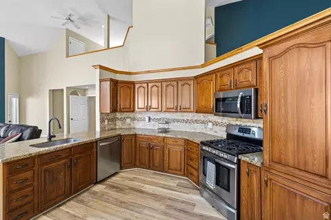 Kitchen - 1927 E Bear Creek Dr S, Draper, UT 84020 photo 2 of 3