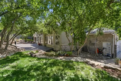 Exterior - 1927 E Bear Creek Dr S, Draper, UT 84020 photo 12 of 17